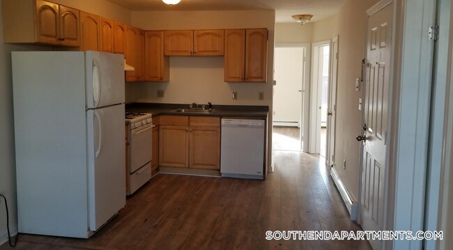 92 Hammond St in Boston, MA - Building Photo - Building Photo
