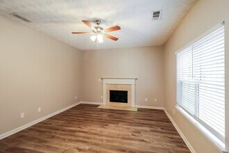 7047 Red Maple Ln in Lithonia, GA - Building Photo - Building Photo