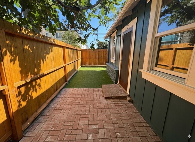 1815 N Edgemont St, Unit 0.5 in Los Angeles, CA - Foto de edificio - Building Photo