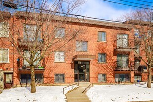165 Du Moulin Av in Lachine, QC - Building Photo