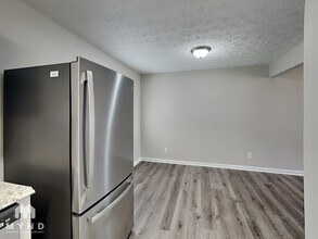 1016 Bridle Creek Dr in Flowery Branch, GA - Foto de edificio - Building Photo