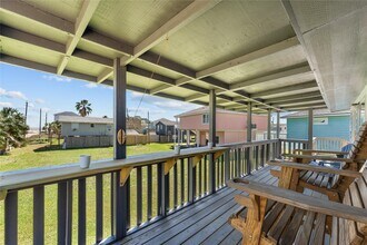 14103 Duncan Way in Galveston, TX - Foto de edificio - Building Photo