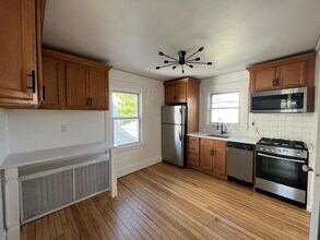 15 Irma Ave, Unit #2 in Port Washington, NY - Building Photo - Building Photo