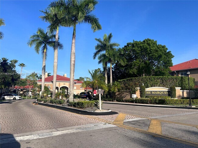231 SW 116th Ave in Pembroke Pines, FL - Building Photo - Building Photo