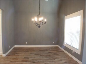 1812 SW Edinburgh Ave in Bentonville, AR - Building Photo - Building Photo