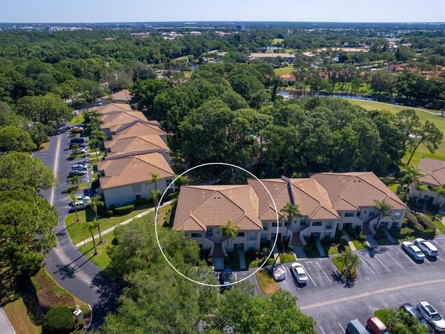 4415 Longmeadow in Sarasota, FL - Building Photo - Building Photo