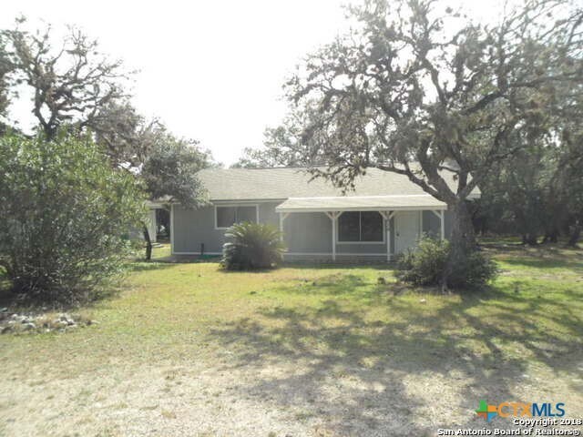 2834 Candlelight Dr in Canyon Lake, TX - Building Photo - Building Photo