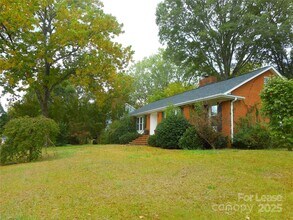 8917 Nottoway Dr in Charlotte, NC - Building Photo - Building Photo