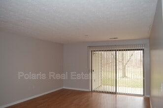 11750 Glenbrook Ct in Carmel, IN - Foto de edificio - Building Photo