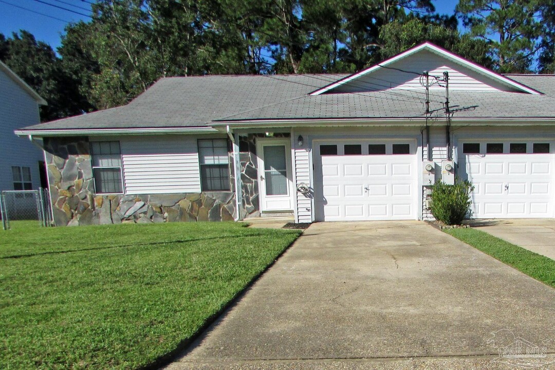 4650 Petra Cir in Pensacola, FL - Building Photo