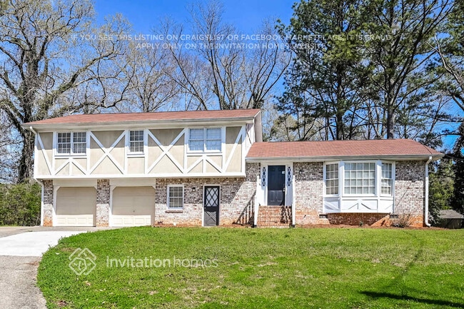 property at 230 Meadowood Ct