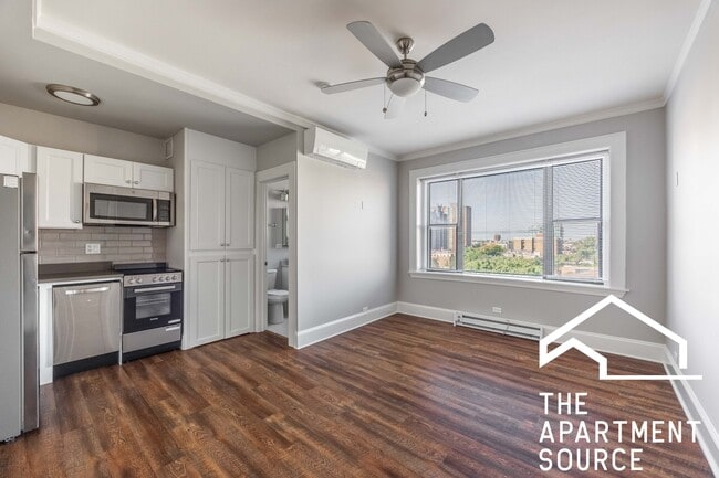 property at 817 W Lakeside Pl