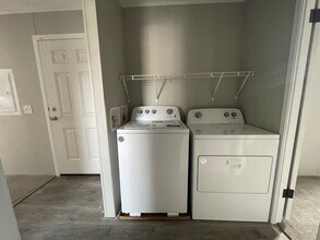 2408 Dogwood St in Liberty, MO - Building Photo - Building Photo
