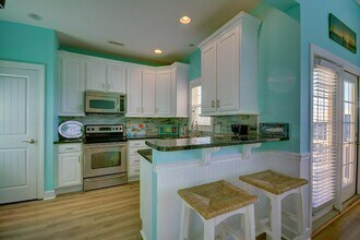215 Summer Winds Pl in Surf City, NC - Building Photo - Building Photo