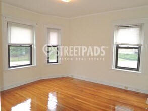 17-19-19 Washington St in Malden, MA - Building Photo - Building Photo
