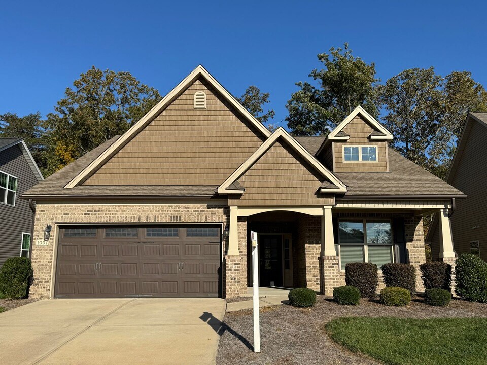 1007 Fairhaven Dr in Mebane, NC - Building Photo