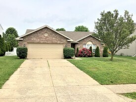 930 W Jameson Ct in Trenton, OH - Building Photo