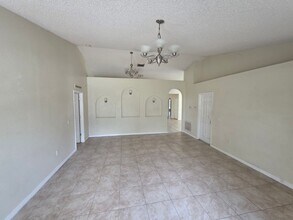 15 Catalina Ct in Kissimmee, FL - Foto de edificio - Building Photo