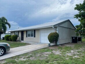 1757 SW Cameo Blvd in Port St. Lucie, FL - Building Photo - Building Photo