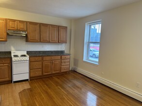 168 N Beacon St, Unit 21 in Boston, MA - Building Photo - Building Photo