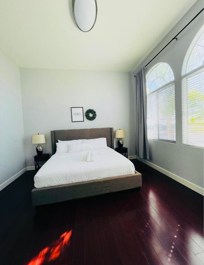 408 W Queen St in Inglewood, CA - Building Photo - Building Photo