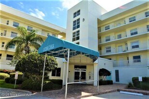 8700 Ridgewood Ave in Cape Canaveral, FL - Building Photo