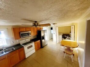 7 Helena Ln in Shipman, VA - Foto de edificio - Building Photo