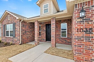 1035 Jennifer Ann Ln in Elkins, AR - Building Photo - Building Photo