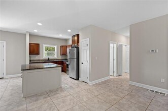 841 N Price Rd in Buford, GA - Building Photo - Building Photo
