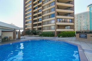 1778 Ala Moana Blvd, Unit 2612 in Honolulu, HI - Foto de edificio - Building Photo