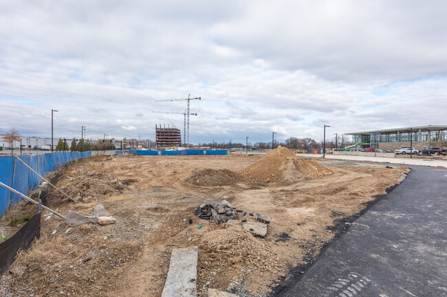 Block 20 in Alexandria, VA - Building Photo - Building Photo