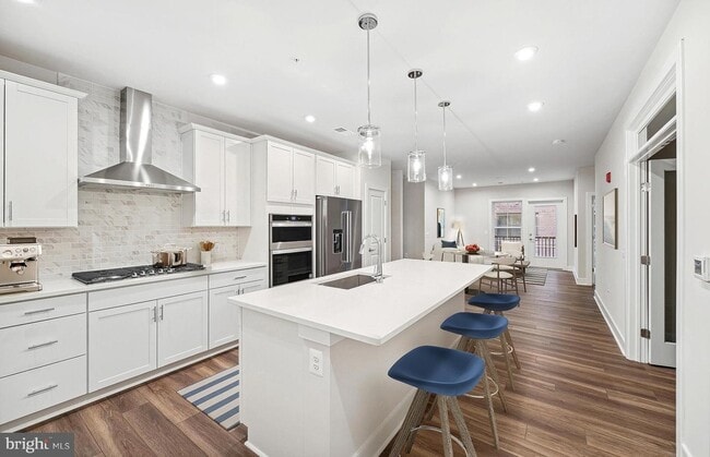 property at 104 Saint Ives Pl