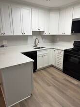 3121 Patrick Henry Dr, Unit 334 in Falls Church, VA - Building Photo - Building Photo