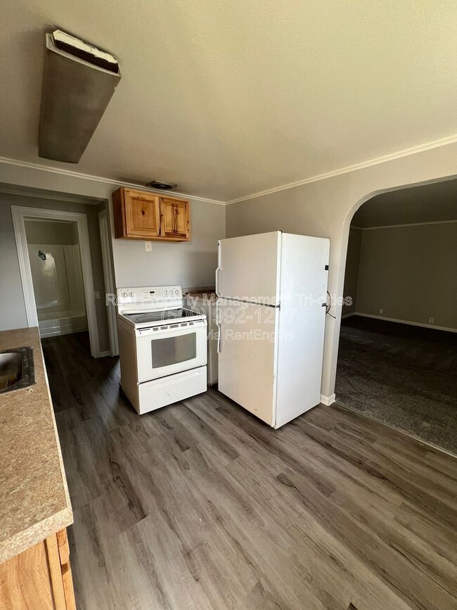 property at 919 E 27th Ave