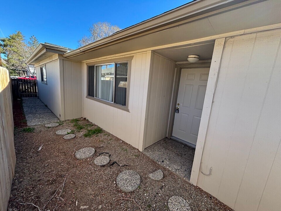 205 Burton St in Carson City, NV - Building Photo