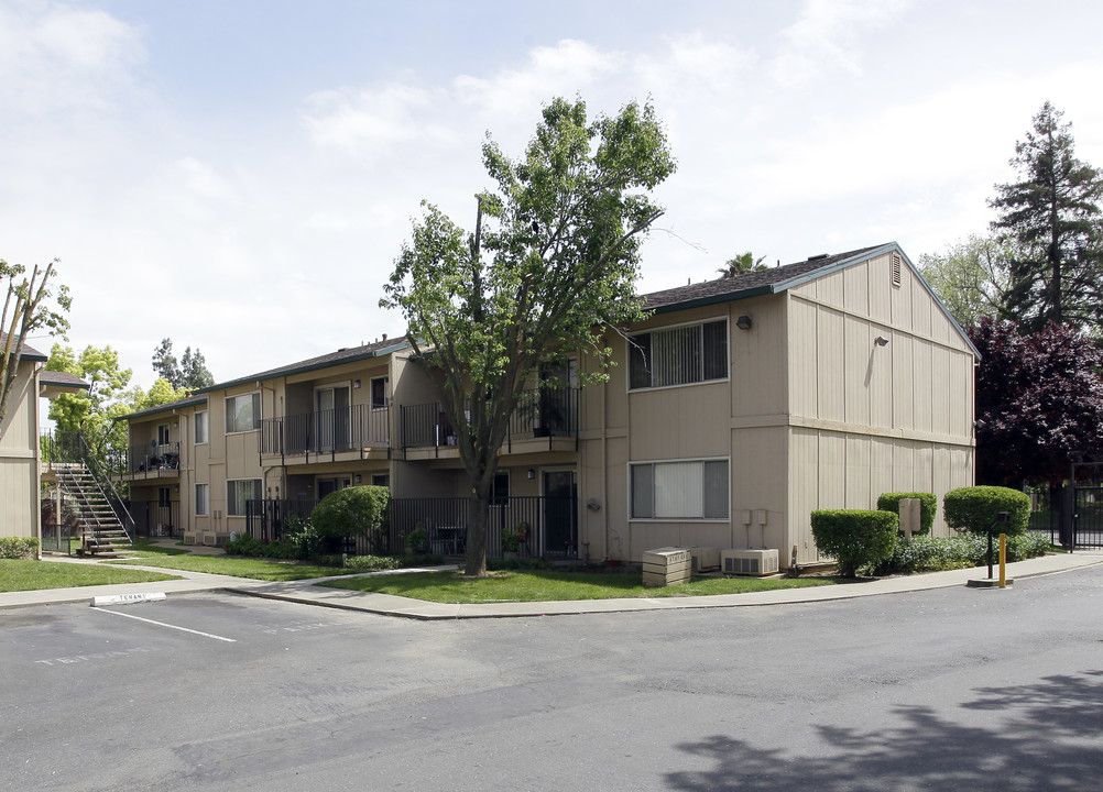 Park Florin Apartments in Sacramento, CA - Building Photo