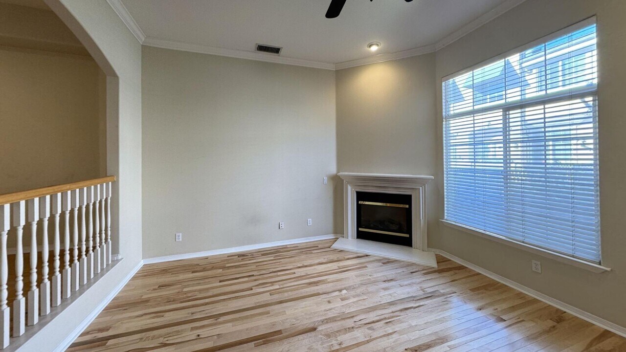 5730 S Glennie Ln in Los Angeles, CA - Building Photo