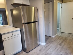 740 Wheatland Cir in Bridgeville, PA - Building Photo - Building Photo