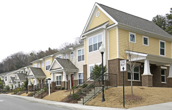 Maple Hills in Chattanooga, TN - Building Photo - Building Photo