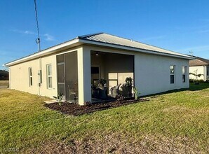 46 NE 4th St in Cape Coral, FL - Building Photo - Building Photo