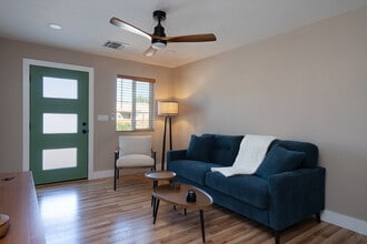 3500 Smith Ave SE, Unit 3500 Smith Ave SE in Albuquerque, NM - Building Photo - Building Photo