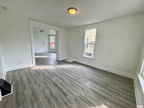 619 13th Ave in Rock Island, IL - Building Photo - Building Photo