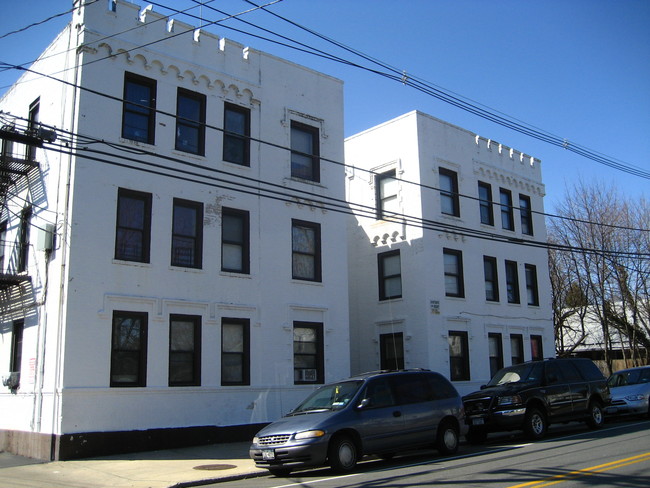 95 N Columbus Ave in Freeport, NY - Building Photo - Building Photo