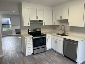 5641 Passero Way in Stockton, CA - Building Photo