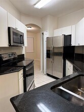 15305 SW 119th St in Miami, FL - Foto de edificio - Building Photo