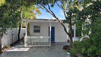 1429 SW 23rd Terrace in Miami, FL - Building Photo