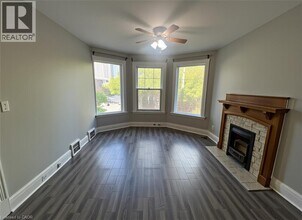 147 Bold St in Hamilton, ON - Building Photo - Building Photo