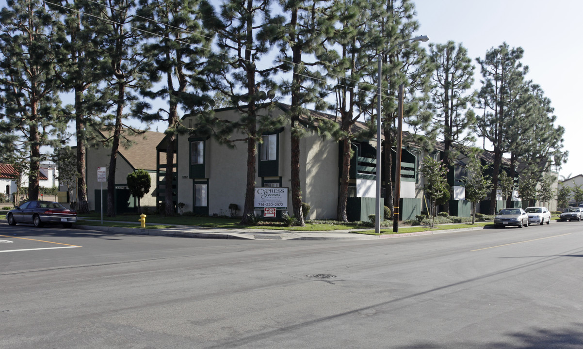 Cypress Greens Apartments in Cypress, CA - Building Photo