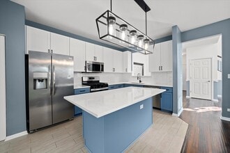 2468 Reflections Dr in Aurora, IL - Building Photo - Building Photo