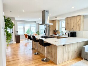 86 Blossom St in Chelsea, MA - Foto de edificio - Building Photo